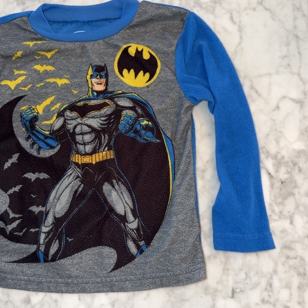 BATMAN FLEECE PJ TOP & BOTTOM 6/7 - Picture 4 of 6